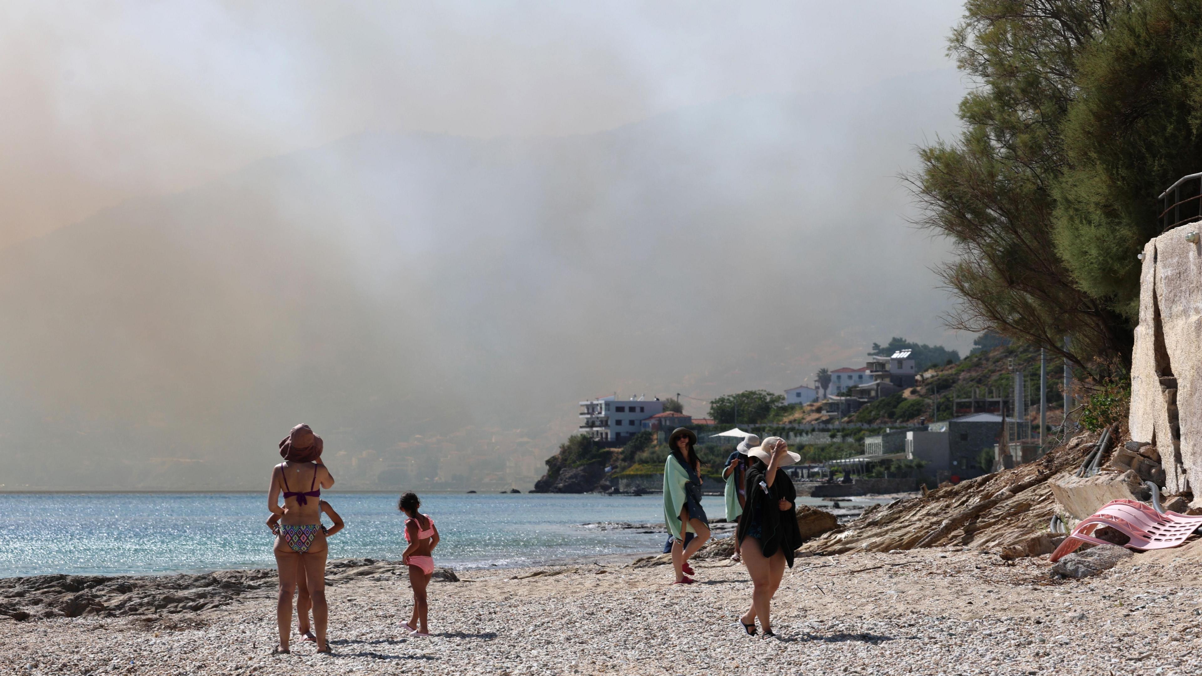 Crete Evacuations Mount as Wildfires Rage; 8,000 People Leave Towns