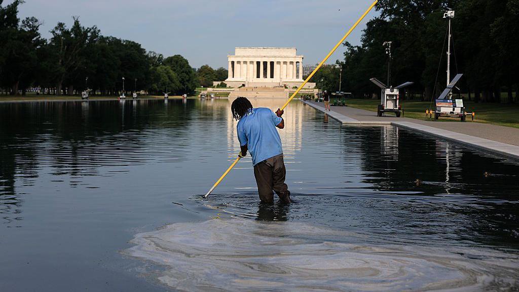 Former Olympic Canoeist Indicted Over Vandalism of Washington's Reflecting Pool