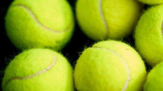 Alexandra Eala becomes first Filipina to reach Wimbledon quarter‑finals, defeats Iga Swiatek
