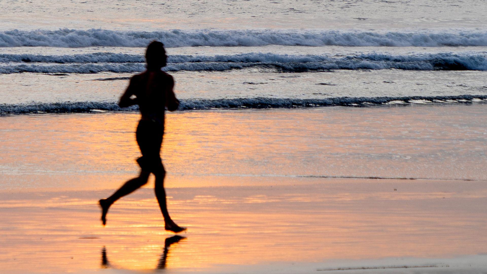 Bali bans two Dutch nationals amid run‑club controversy