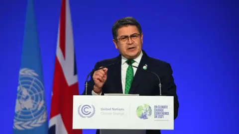 Trump Announces Pardon for Ex-Honduran President Convicted of Drug Trafficking