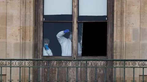 Louvre Heist Poses Serious Security Concerns for France