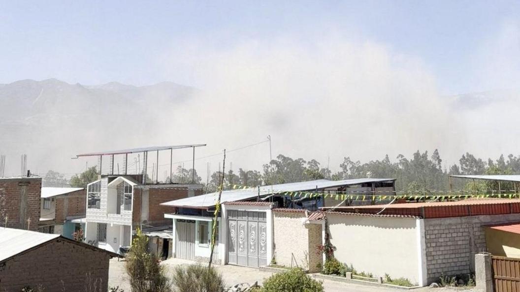 Peru's Andes feel tremor: 6.7‑magnitude quake causes damage and power outages