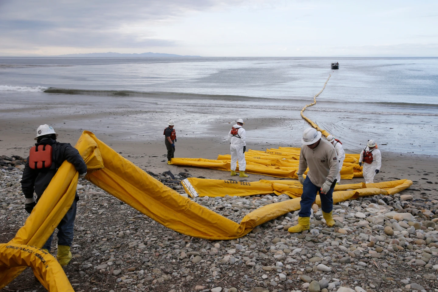 Oil Spill Crisis in California: Environmentalists and Industry Clash Over Pipeline Plans