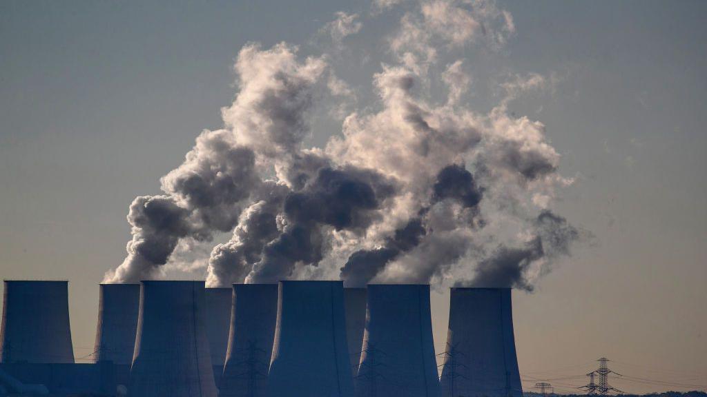 EU slows down business emission cuts amid debate over climate ambition