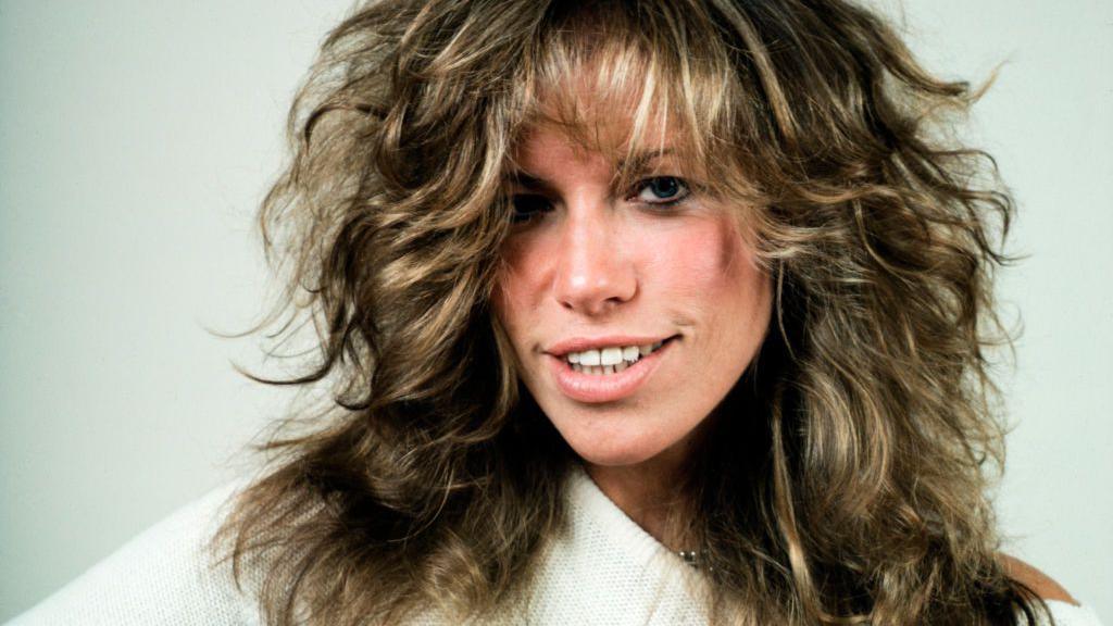 Carly Simon Announces Parkinson’s Diagnosis, Continues to Work on New Album