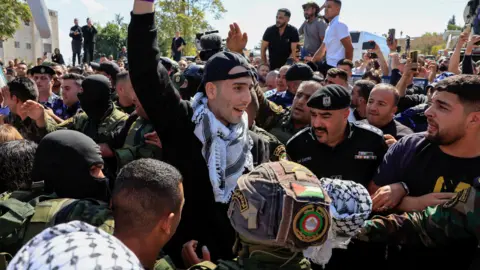 Palestinians Unite in Celebration as Detainees are Freed by Israel