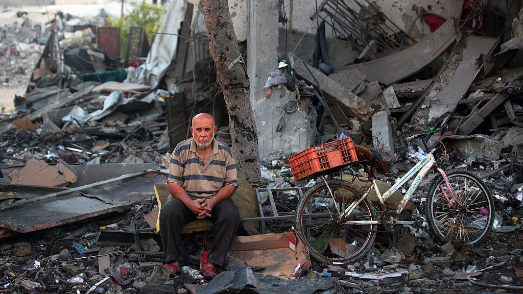 Hamas Disarmament Plan Faces Obstacles but Sparks Rare Hope in Gaza