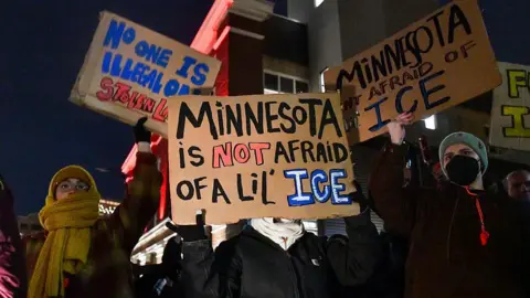 Minneapolis Protests Erupt After Fatal Shooting by ICE Agent