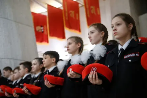 Exploring the Impact of Russia's School Propaganda: Insights from an Oscar-Winning Documentary
