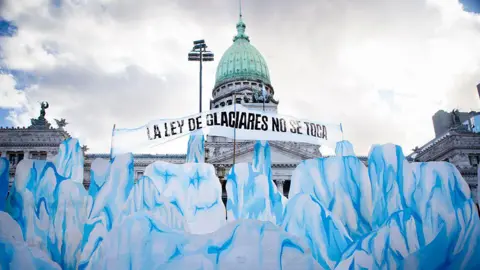 Argentina Eases Glacier Protections Amid Environmental Concerns