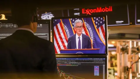 Federal Reserve Holds Interest Rates Amid Rising Inflation Concerns Linked to Iran Conflict