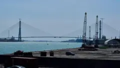 Trump's Threats Over US-Canada Bridge Highlight Trade Tensions