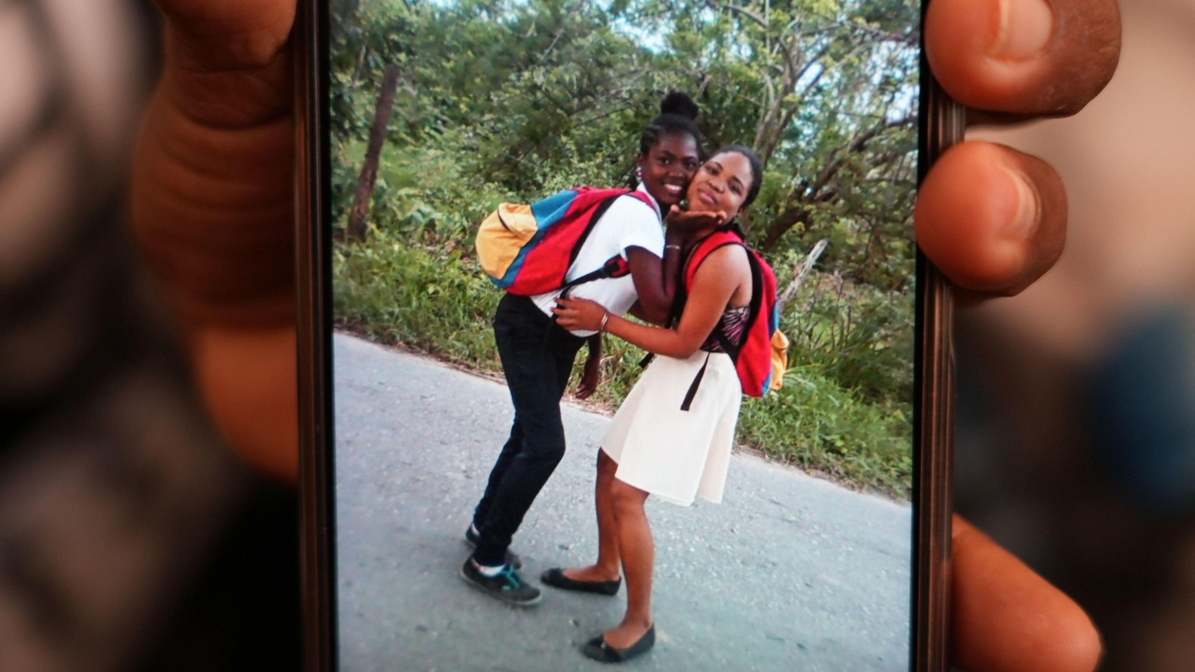 Aunt of Venezuelan child vows to care until parents are found after rubble rescue