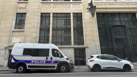 Paris Sees Foiled Bomb Attack on Bank of America, Three Arrested