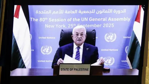 Palestinian President Mahmoud Abbas Expresses Willingness to Collaborate with Trump on Peace Plan