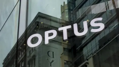 Optus Communications Blunder During Outage: Emails Misguided and Lives Affected