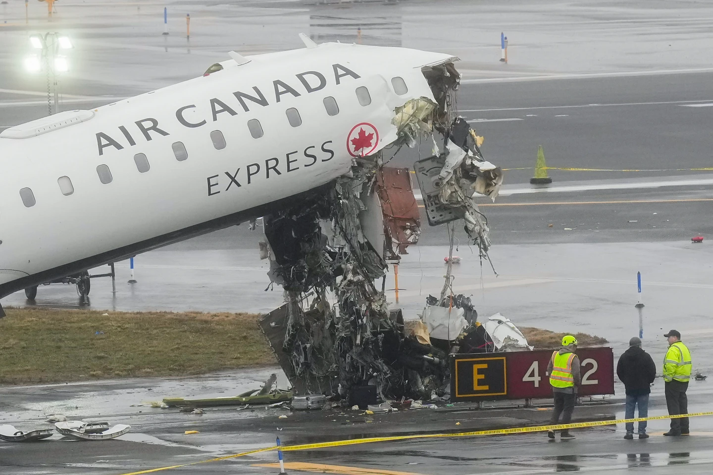 Air Canada Jet Collision at LaGuardia: A Harrowing Escape