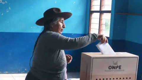 Peru's Election Faces Delay Amid Voting Issues
